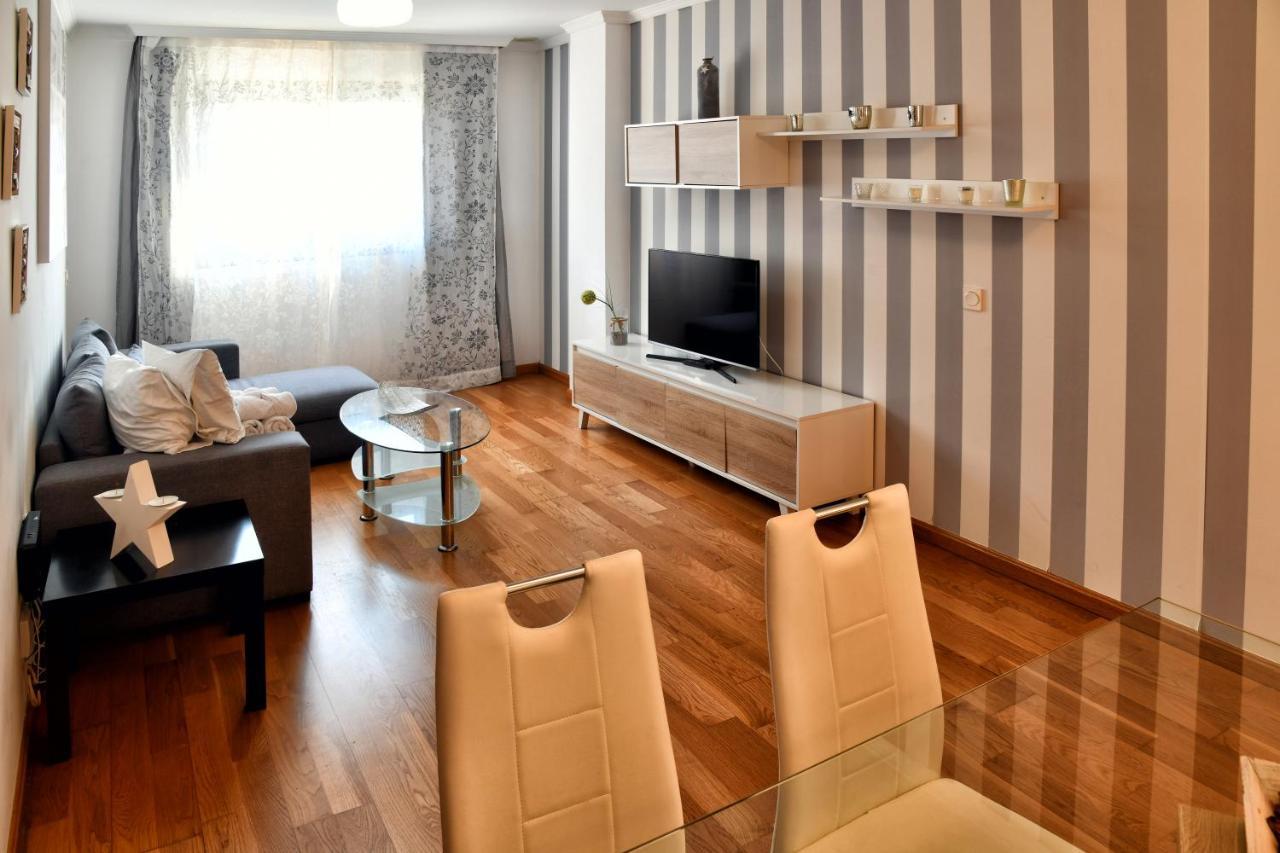 Apartment Wonderstays La Estacion *