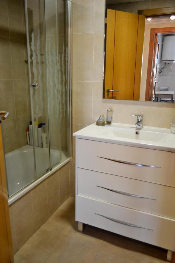 Hospitales Y Centro Suites Salmeron Apartment