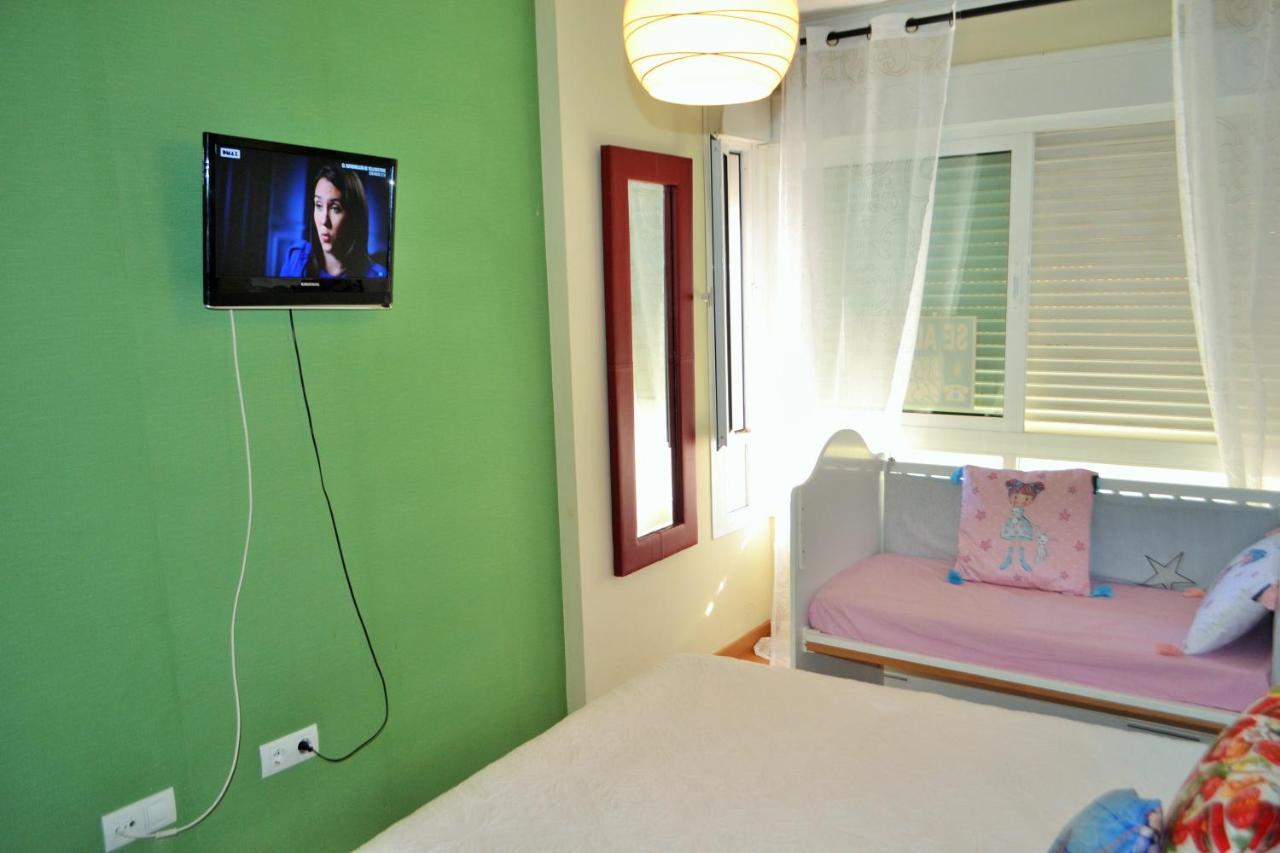 Hospitales Y Centro Suites Salmeron Apartment Malaga
