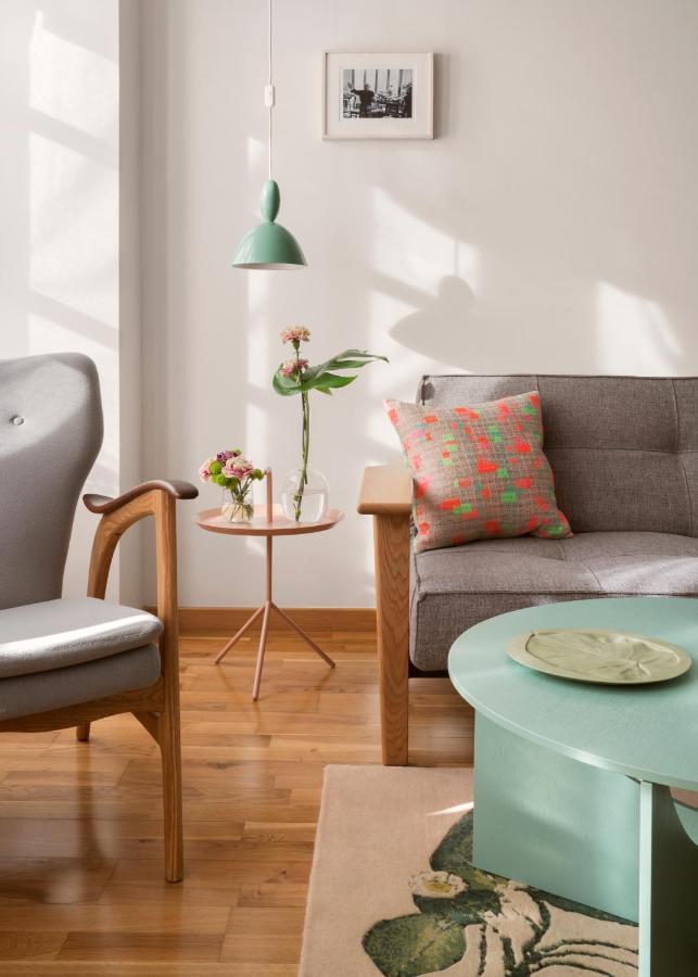 Halcyon Days Designer By Ana Locking Apartment *
