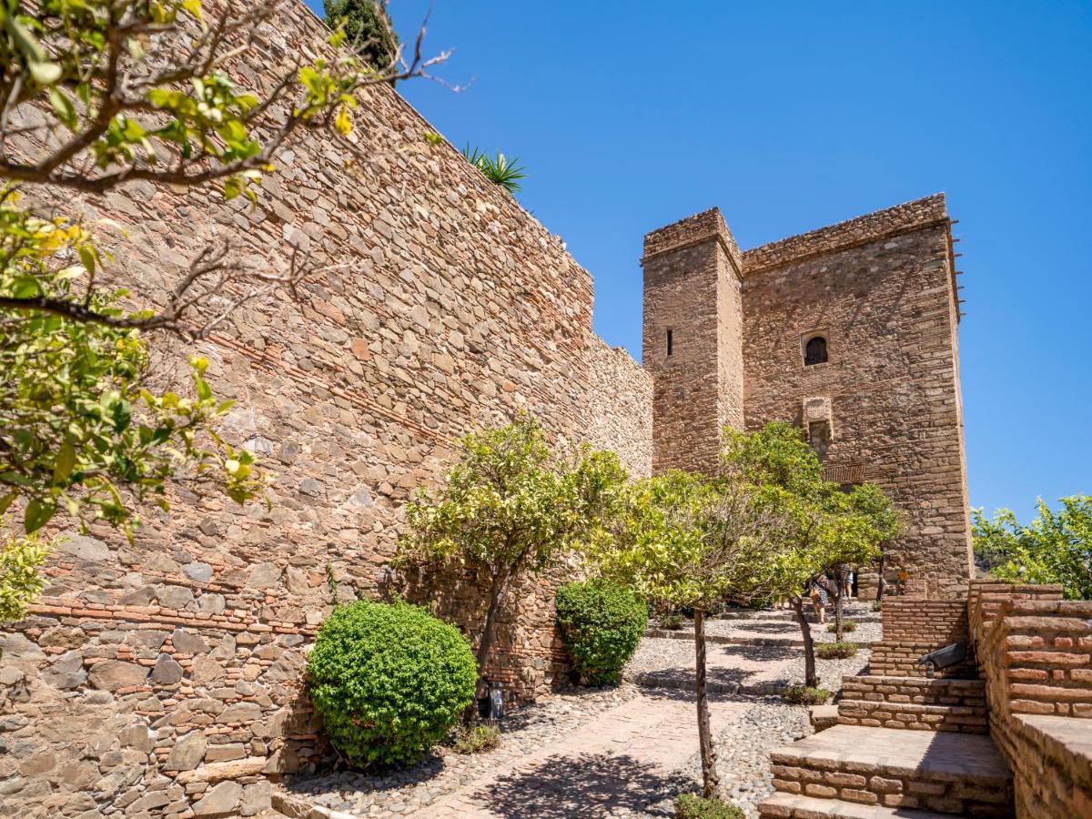 Sanders San Patricio - Dreamy Two-bedroom Downtown Apartment Malaga