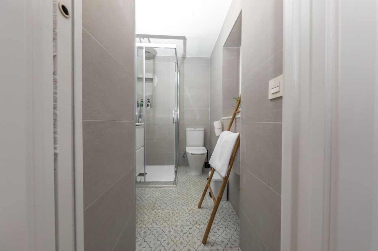 Carreteria, Central, Cosy With An Andalusian Patio Apartment *