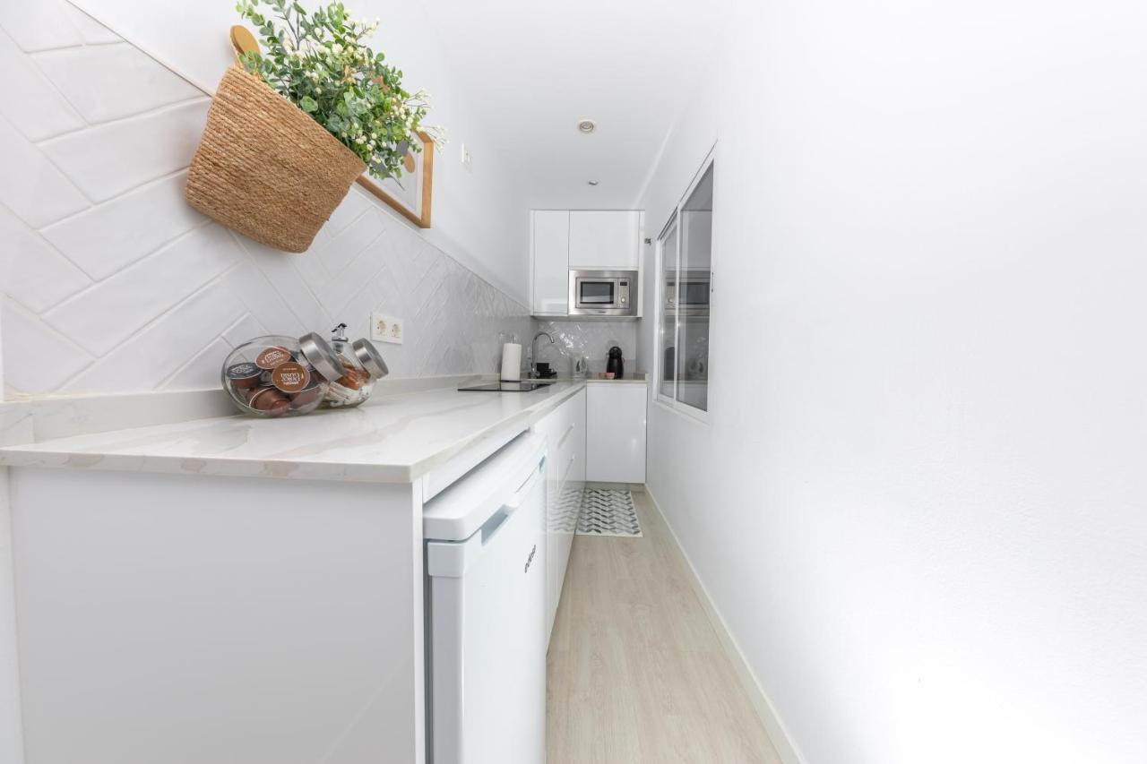 Carreteria, Central, Cosy With An Andalusian Patio Apartment *