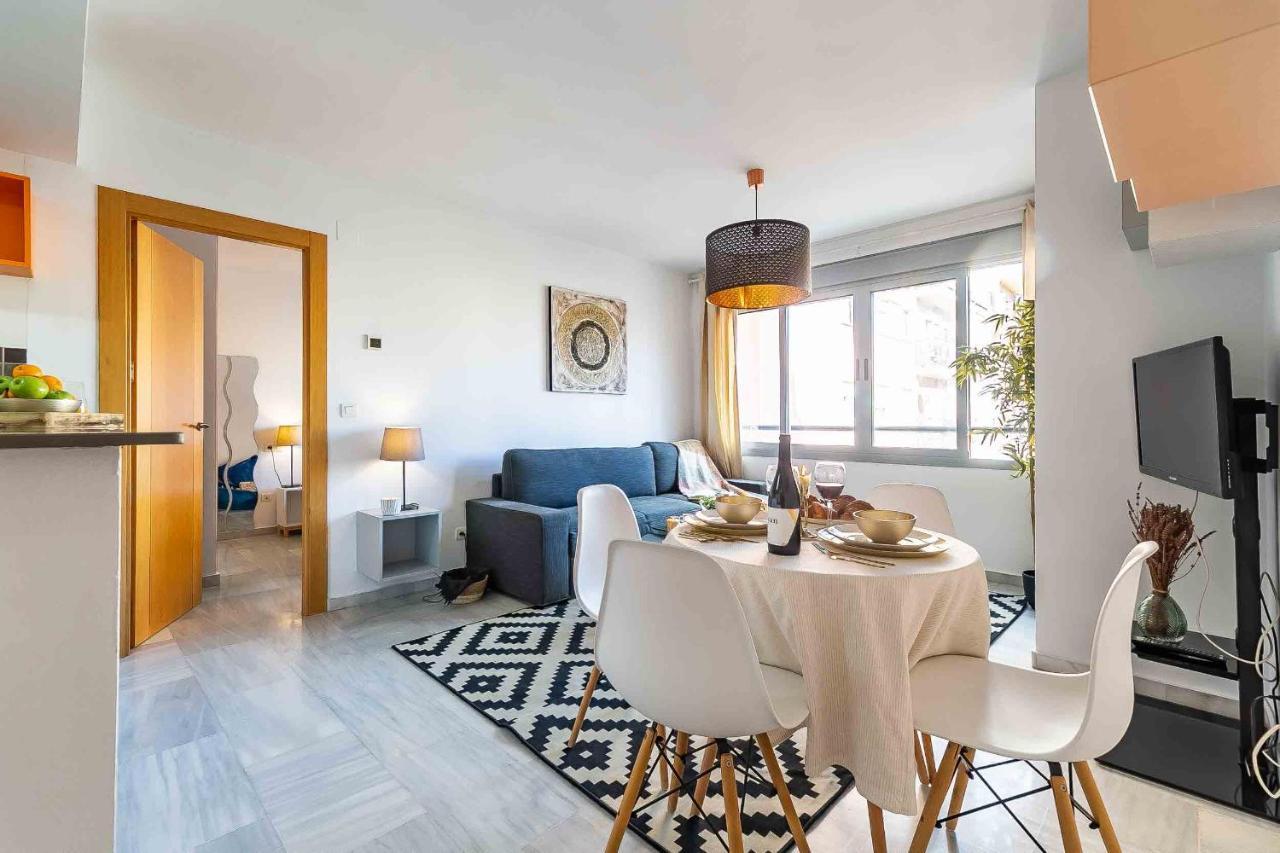 Apartment Carlos Haya Beautiful With Parking Malaga