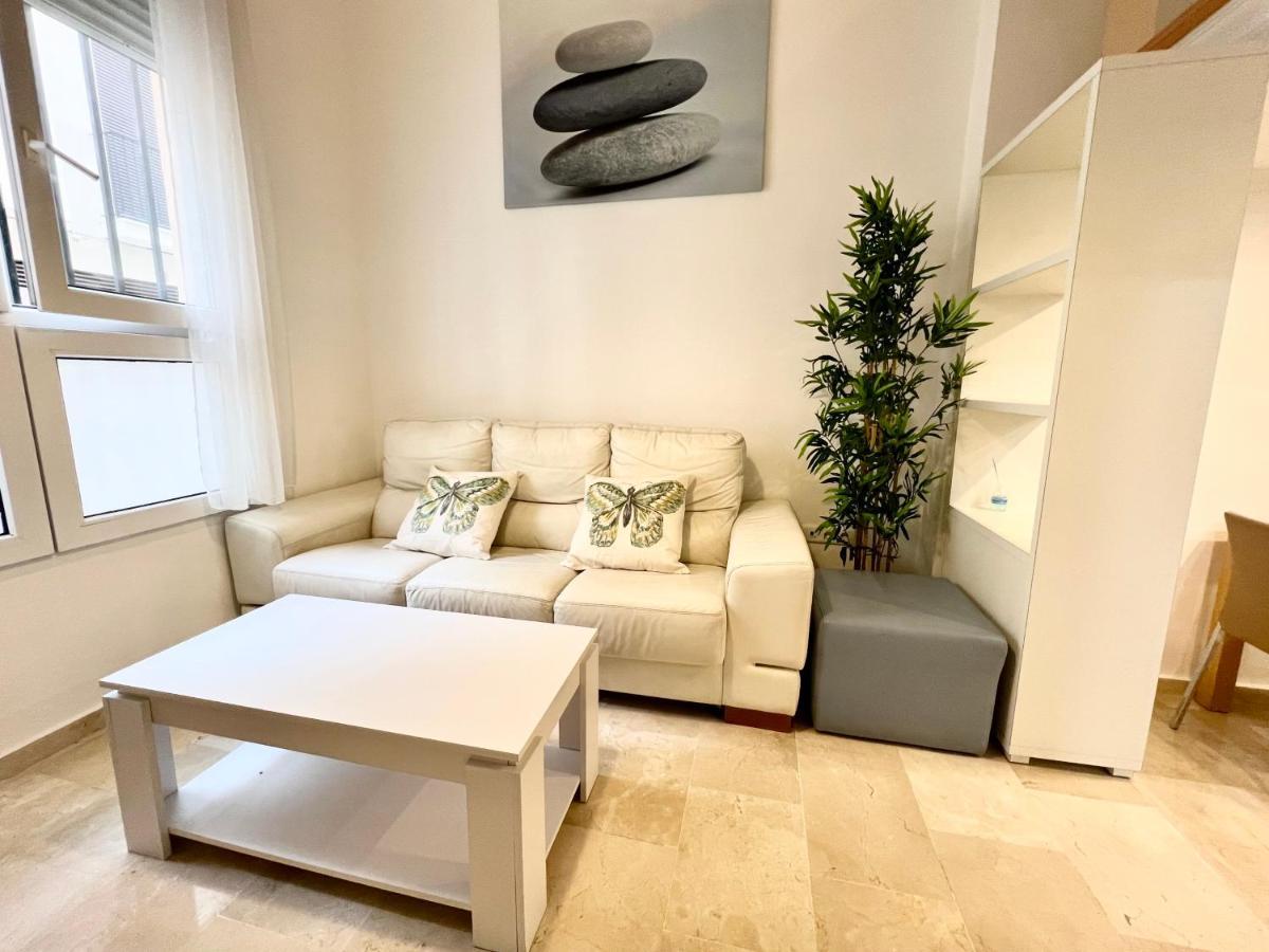 Centro Station Maria Zambrano Parking Free Apartment