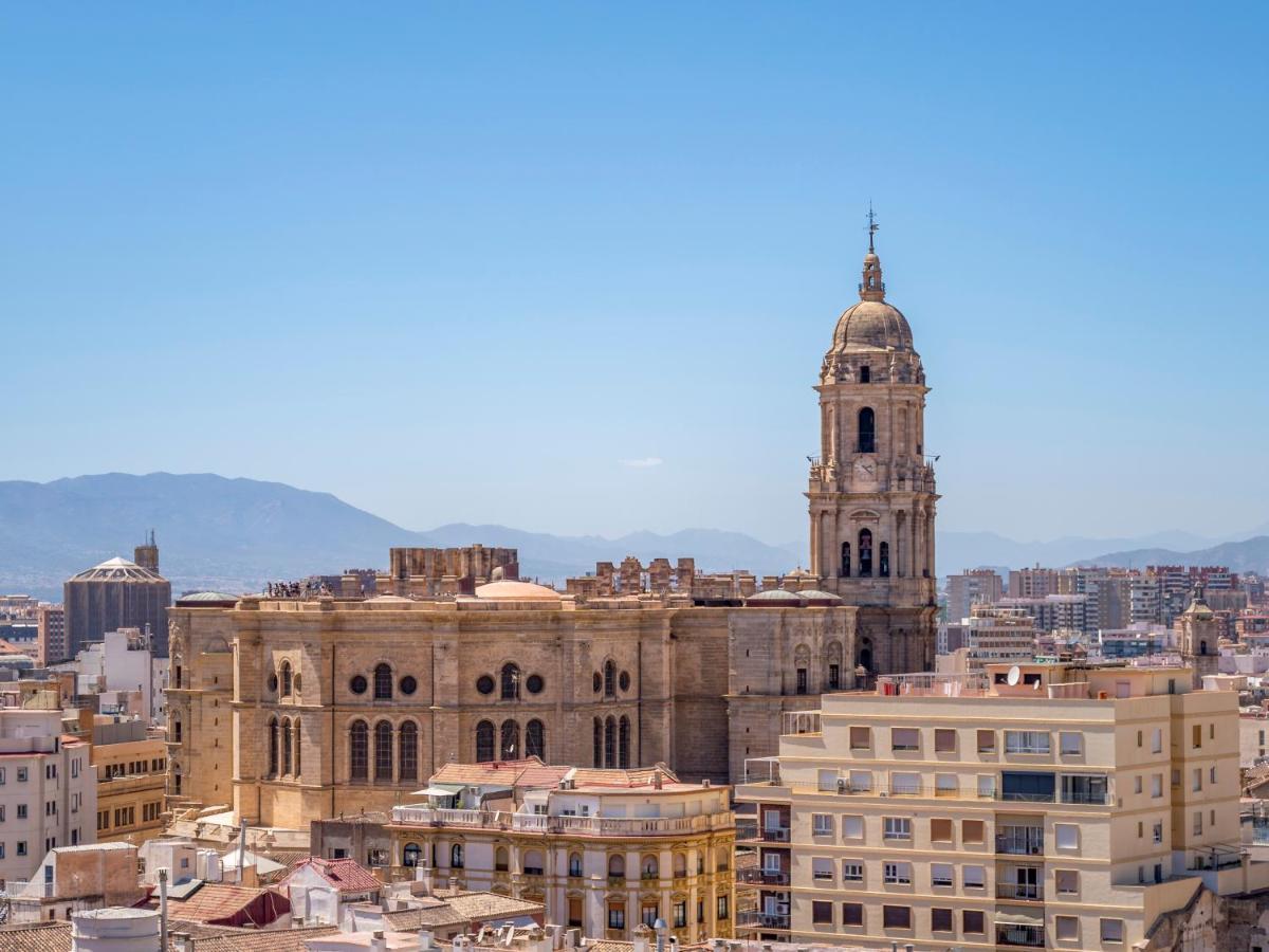 Sanders San Patricio - Dreamy Two-bedroom Downtown Apartment Malaga
