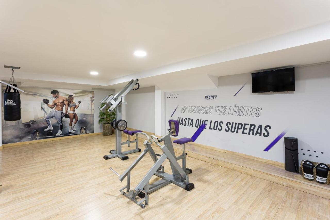 Hotel Plaza Del Castillo 4*