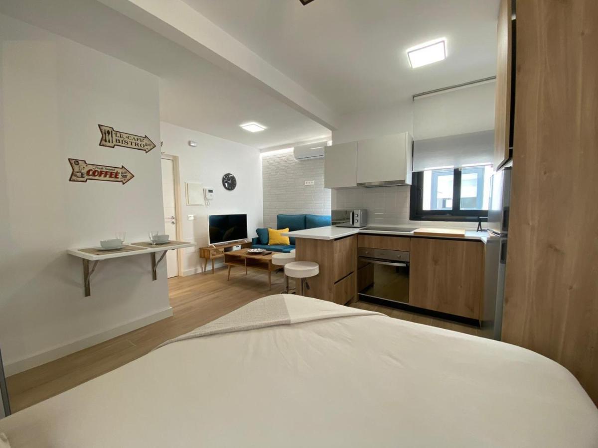 Lovely Private Center Apartment