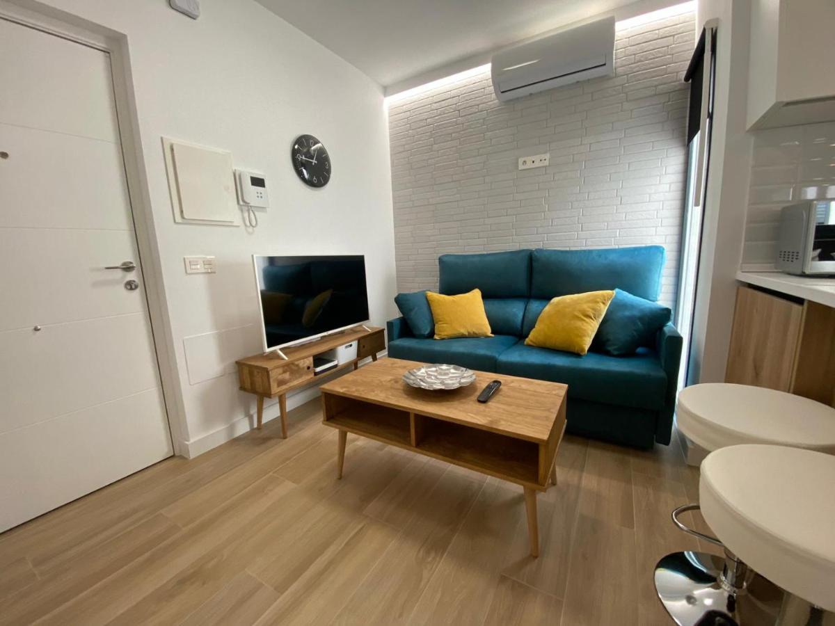 Lovely Private Center Apartment