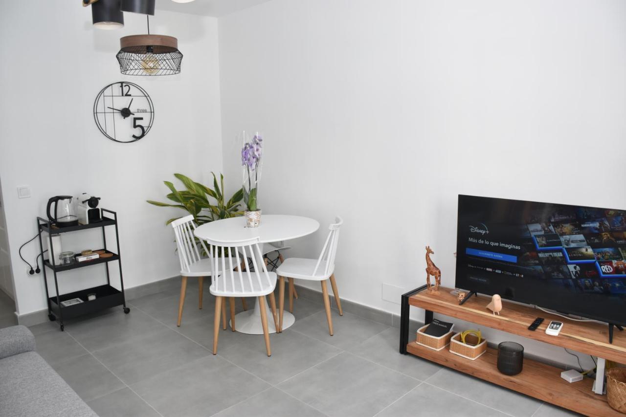 Port And -parking- Apartment *