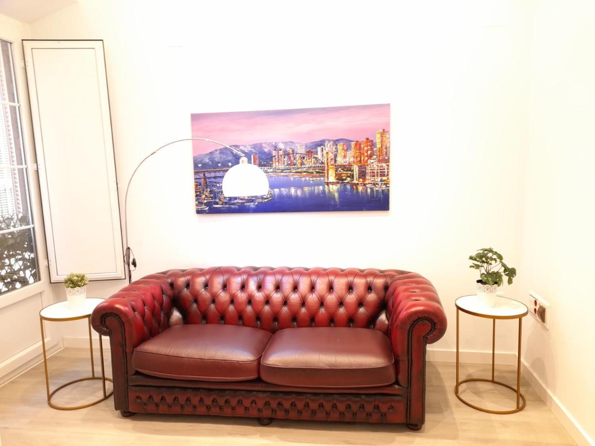 Apartment & Away In The Heart Of Historical Town Of