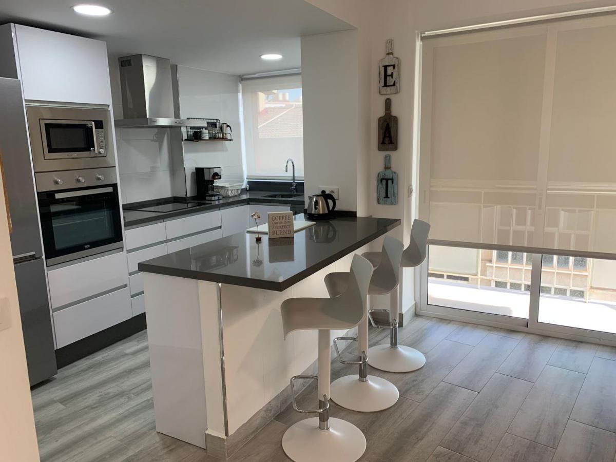 Almansa Shoping & Balcony 3 Bedrooms City Center Malaga