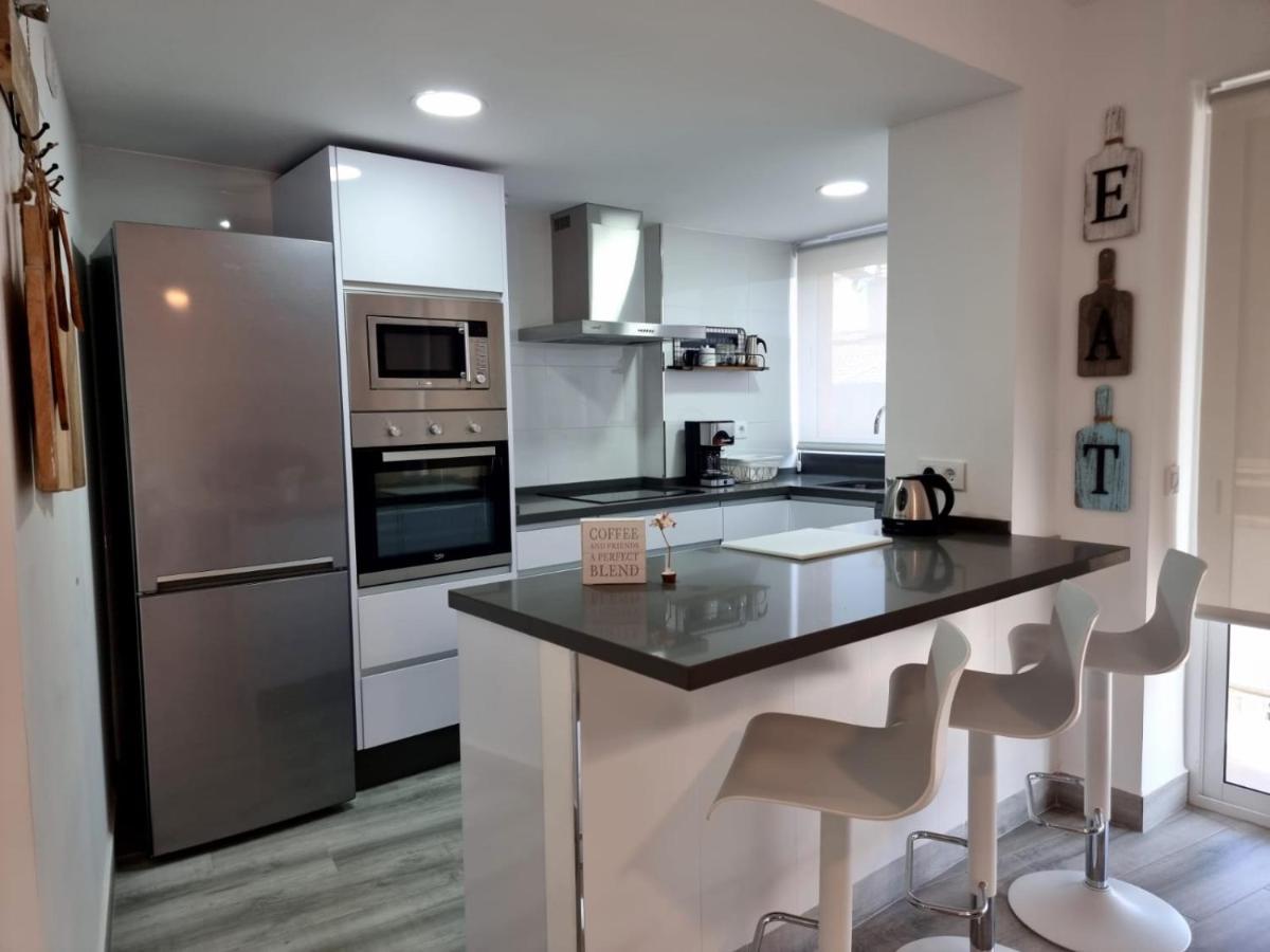 Almansa Shoping & Balcony 3 Bedrooms City Center Malaga