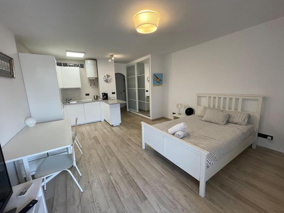 Estudio Loft En Can6 * Malaga