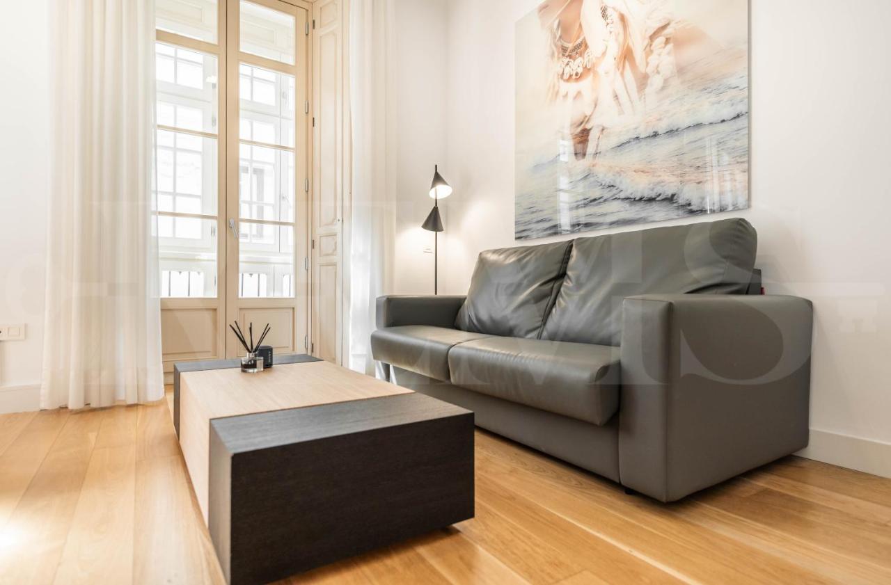 Apartment With Balcony In The Heart Of By Rems *
