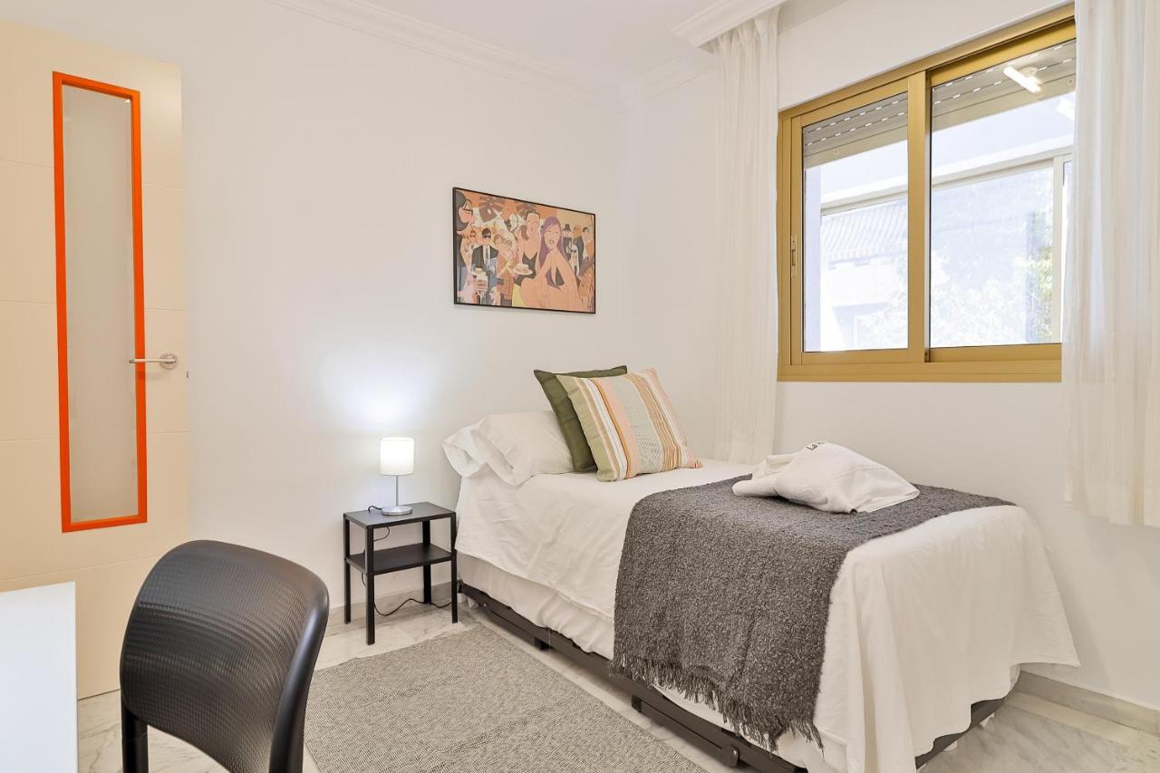 Apartamento C9 Roomy Luminous 5 Bedroom In Town Málaga
