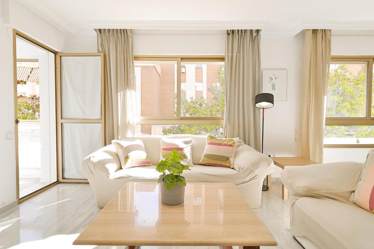 C9 Roomy Luminous 5 Bedroom In Town Apartamento *