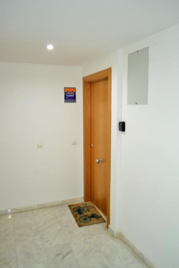 Hospitales Y Centro Suites Salmeron Apartment