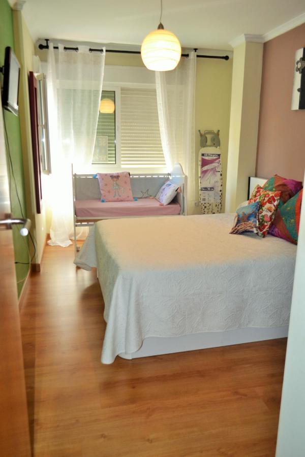 Hospitales Y Centro Suites Salmeron Apartment