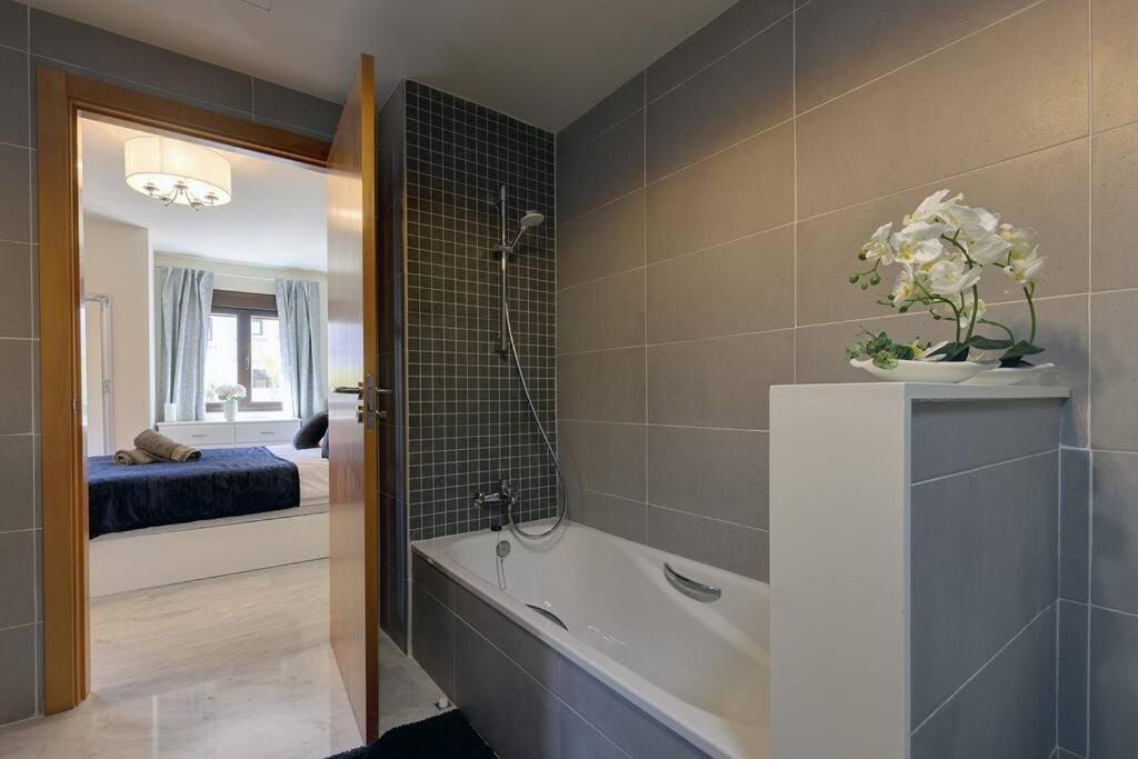 Apartment Stunning Modern Townhouse In Riviera Del Sol Málaga