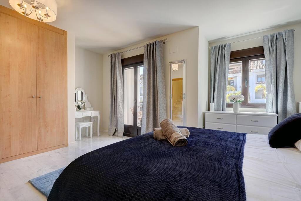 Apartment Stunning Modern Townhouse In Riviera Del Sol Malaga