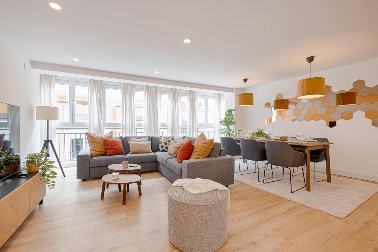 C26 Gorgeous 4 Bdrm In Plaza Uncibay Apartment