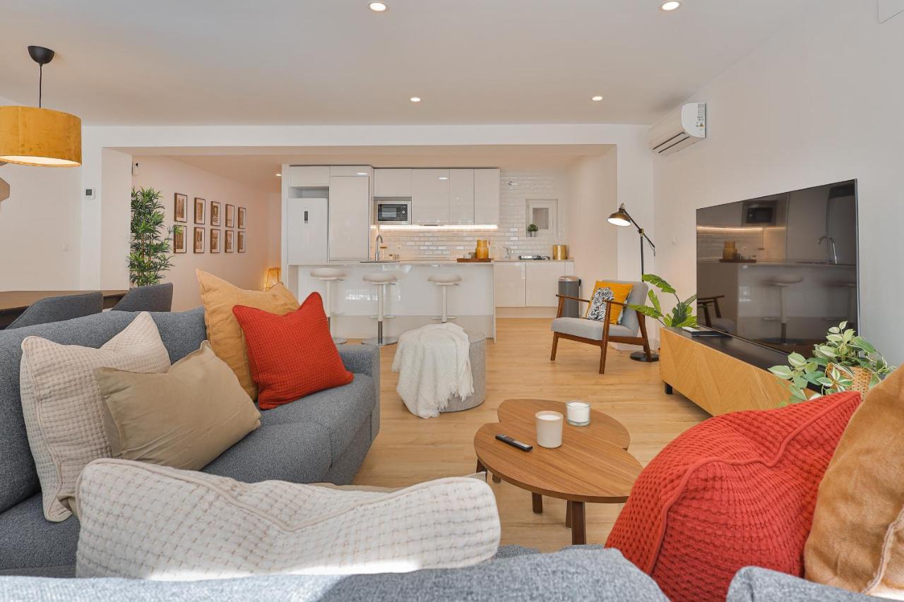 C26 Gorgeous 4 Bdrm In Plaza Uncibay Apartment