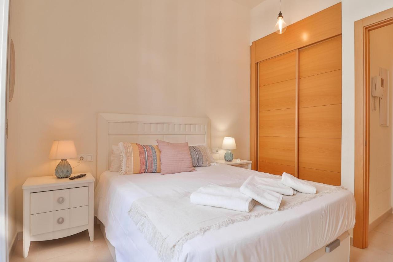 Flat 2 Bedrooms In The Center Apartment *