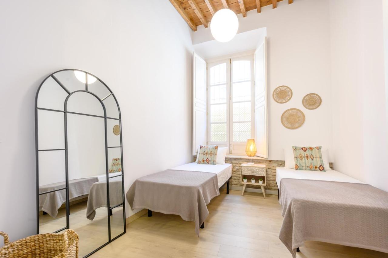 Apartamento Modern 3 Bedroom, Center With Patio & High Ceilings By 10tosea *