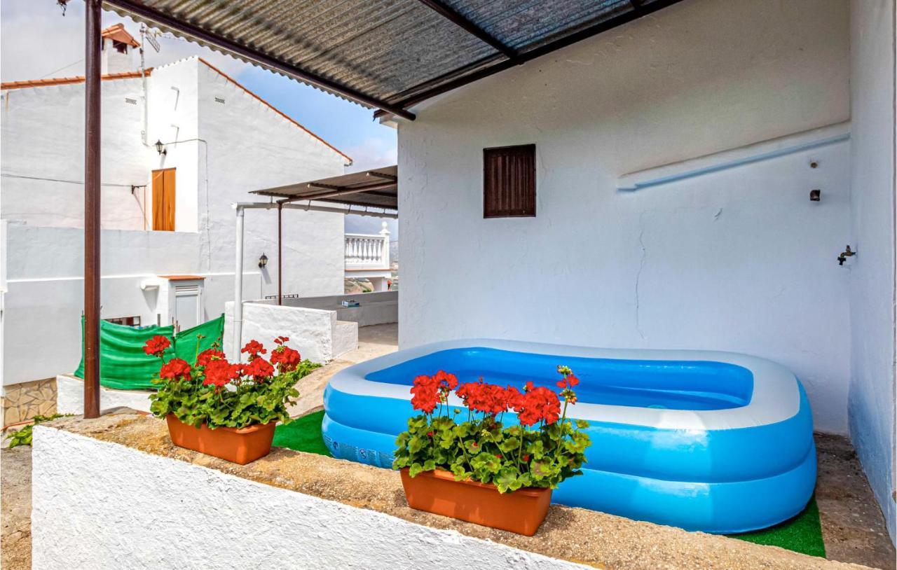 Awesome In With Swimming Pool *