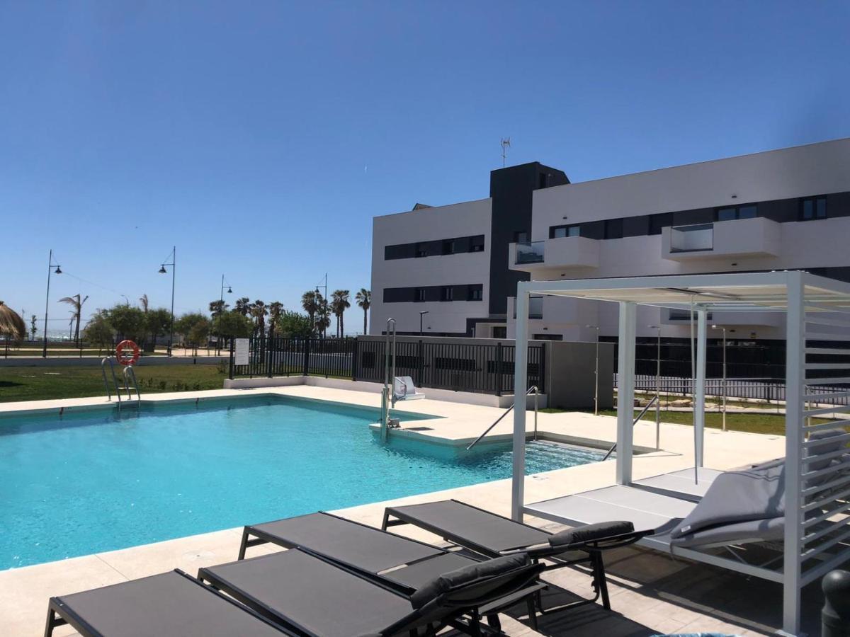Apartment Bajo Con Jardin En Primera Linea De Playa *