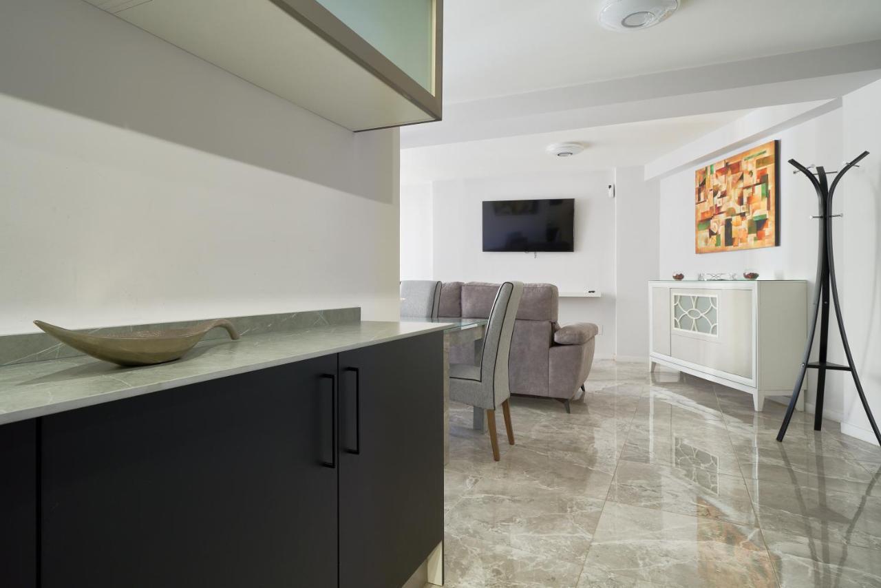 Stylish Apartment *