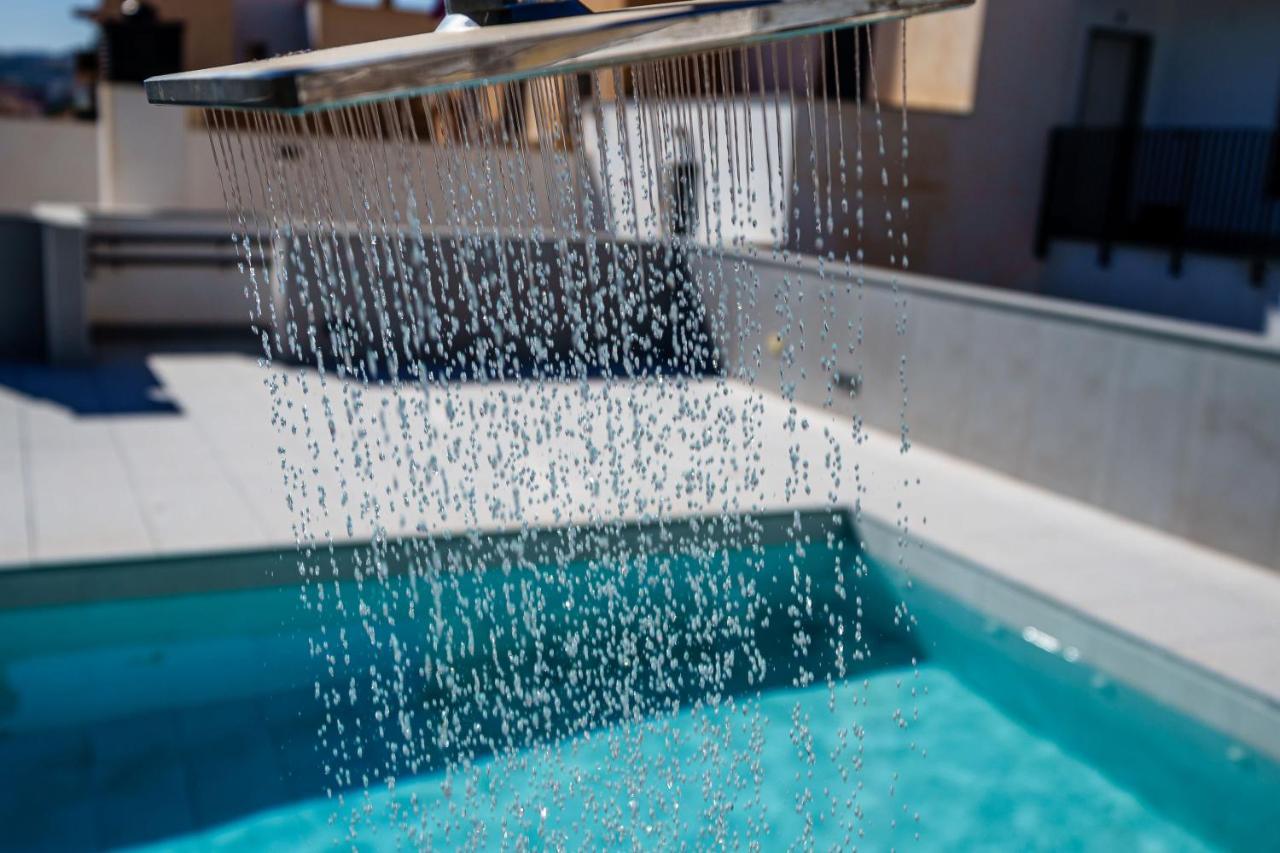 Centre Pool & Parking Apartment *