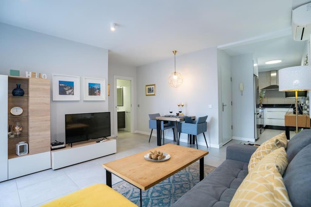 Sea Views Penthouse Center Apartment