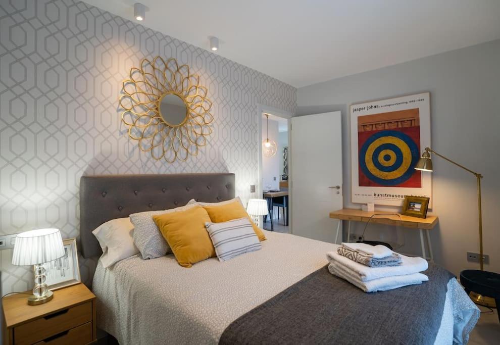 Sea Views Penthouse Center Apartment *