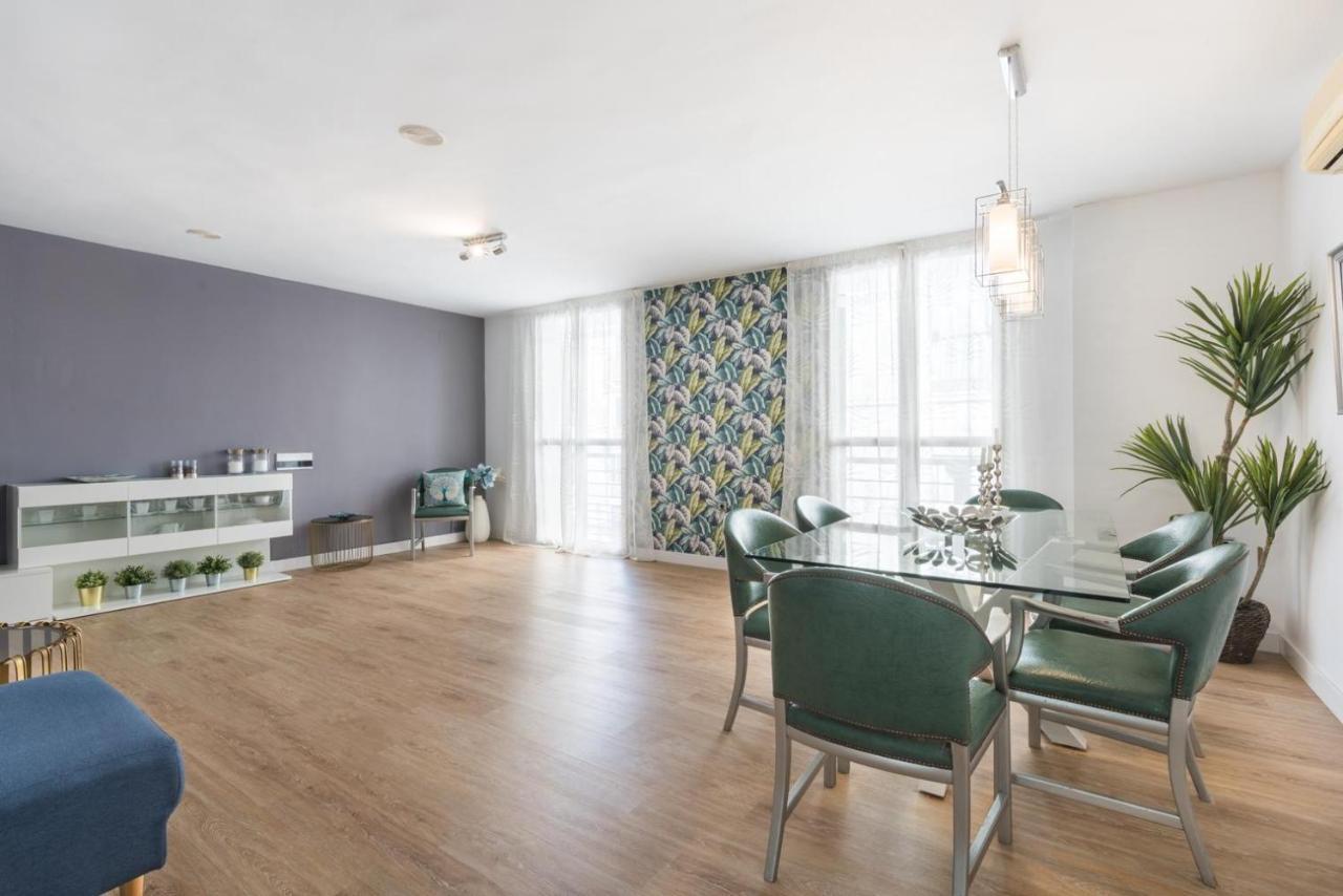 Moderno Calle Larios Apartment *