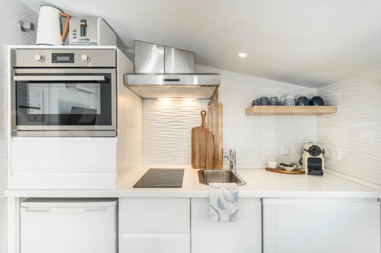 Coastal Attic In The Heart Of By Rems Apartamento *