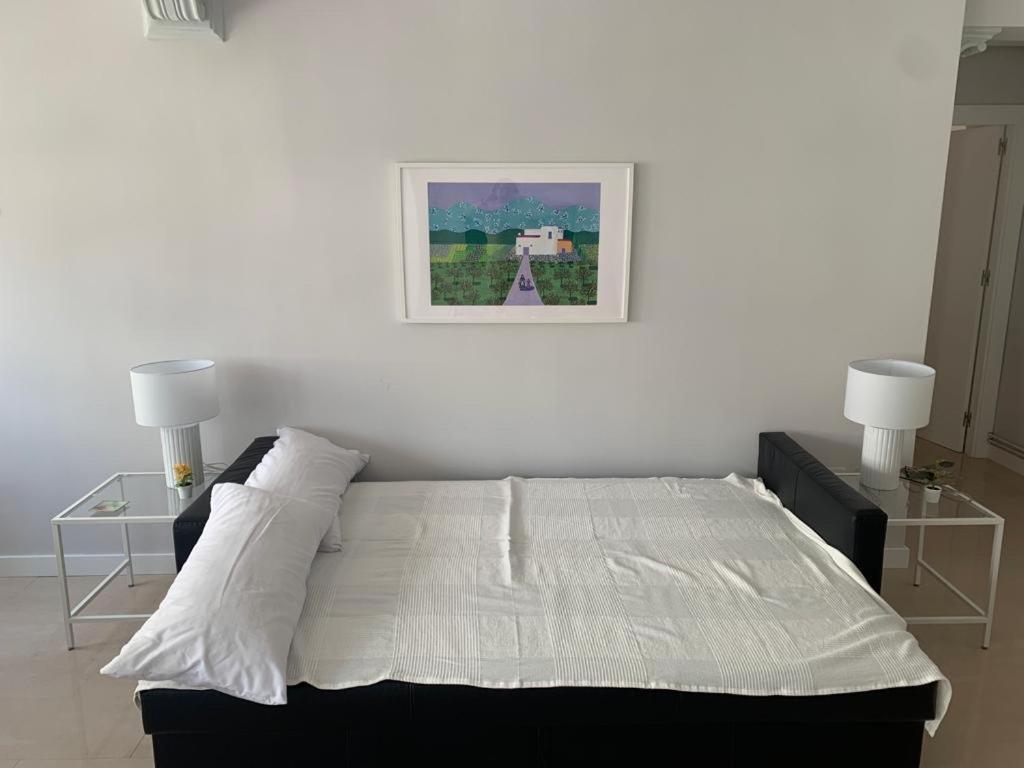 Apartment Seamed *