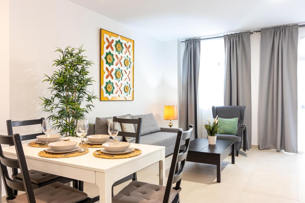Center Flat. Center Train Station Apartment