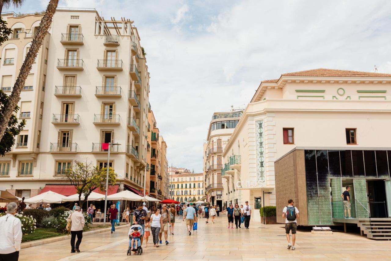 In The Historic Center Of Malaga, Very Close To The And The Ave Train Station, With Private Parking Apartment
