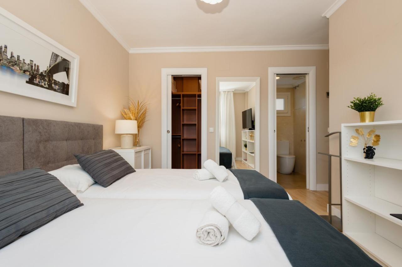 In The Historic Center Of Malaga, Very Close To The And The Ave Train Station, With Private Parking Apartment *