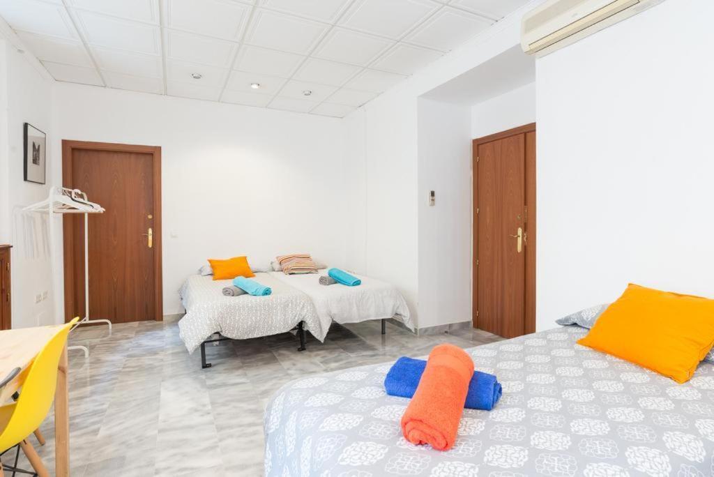 By Malagagrupos Larios Centro Historico Parking Gratis Apartment Malaga