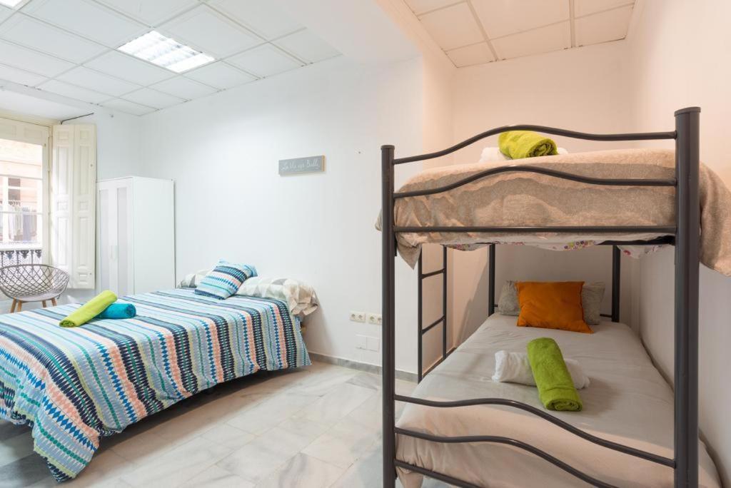 By Malagagrupos Larios Centro Historico Parking Gratis Apartment Malaga