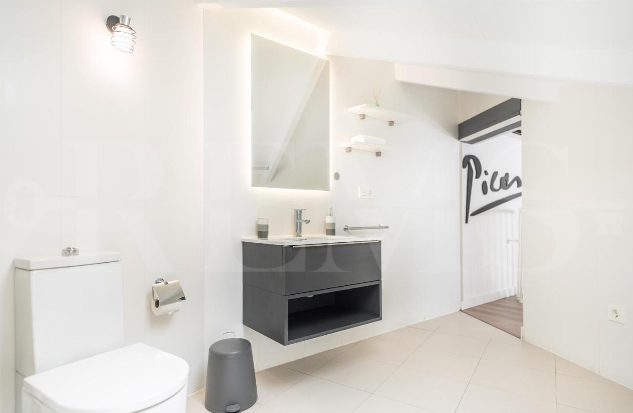 Inviting Duplex In Front Of Picasso Museum By Rems Apartment Málaga