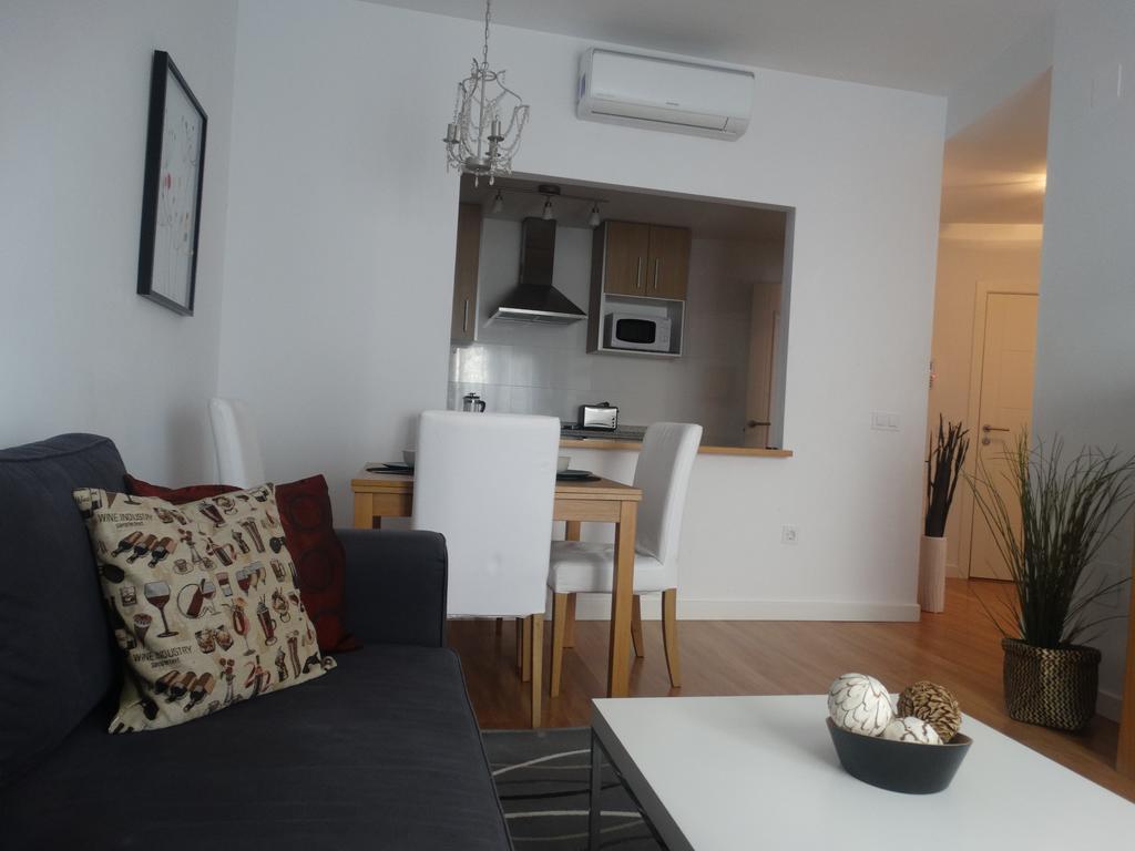 - Montano, 18 * Malaga