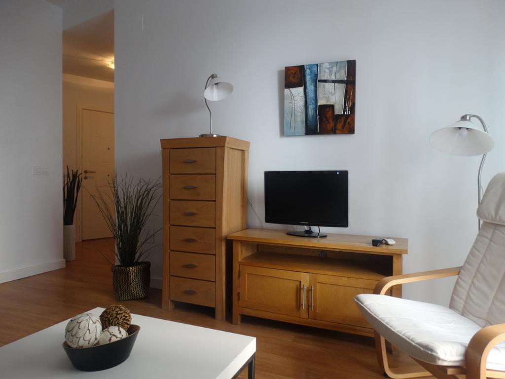 - Montano, 18 * Malaga