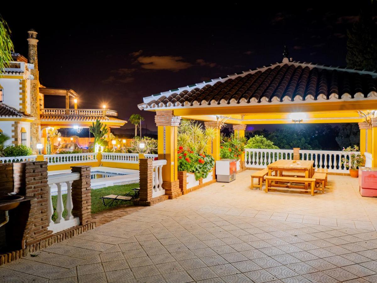 Cubo's Fina & Minigolf Included Villa *