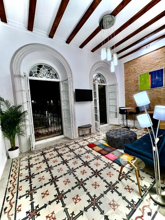Picasso's Tres Puertas 4 Bedrooms Apartment *
