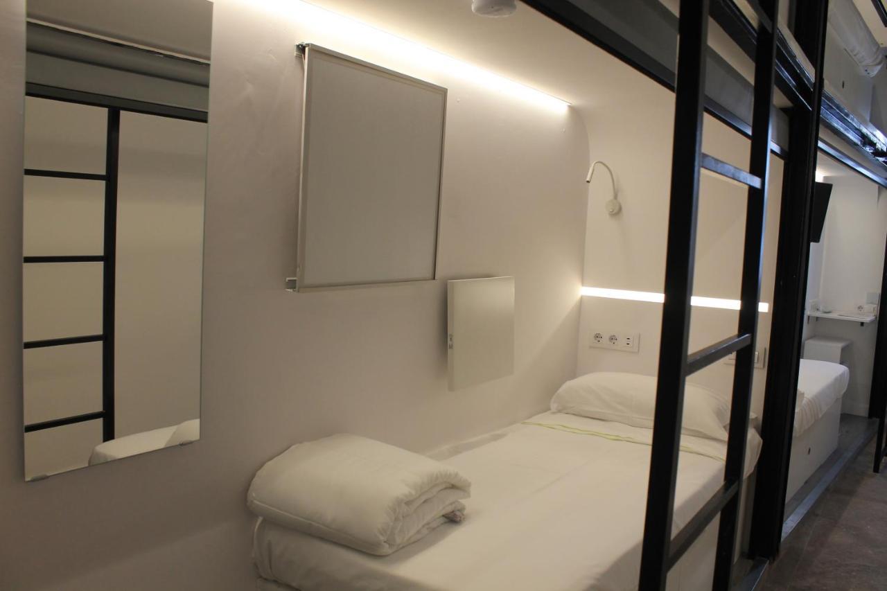 M Pods Capsulehotel 2*