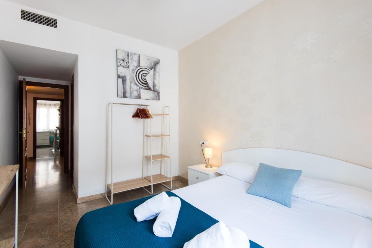 Center 2bed 2b Aircon Wif And Parking Free * Malaga